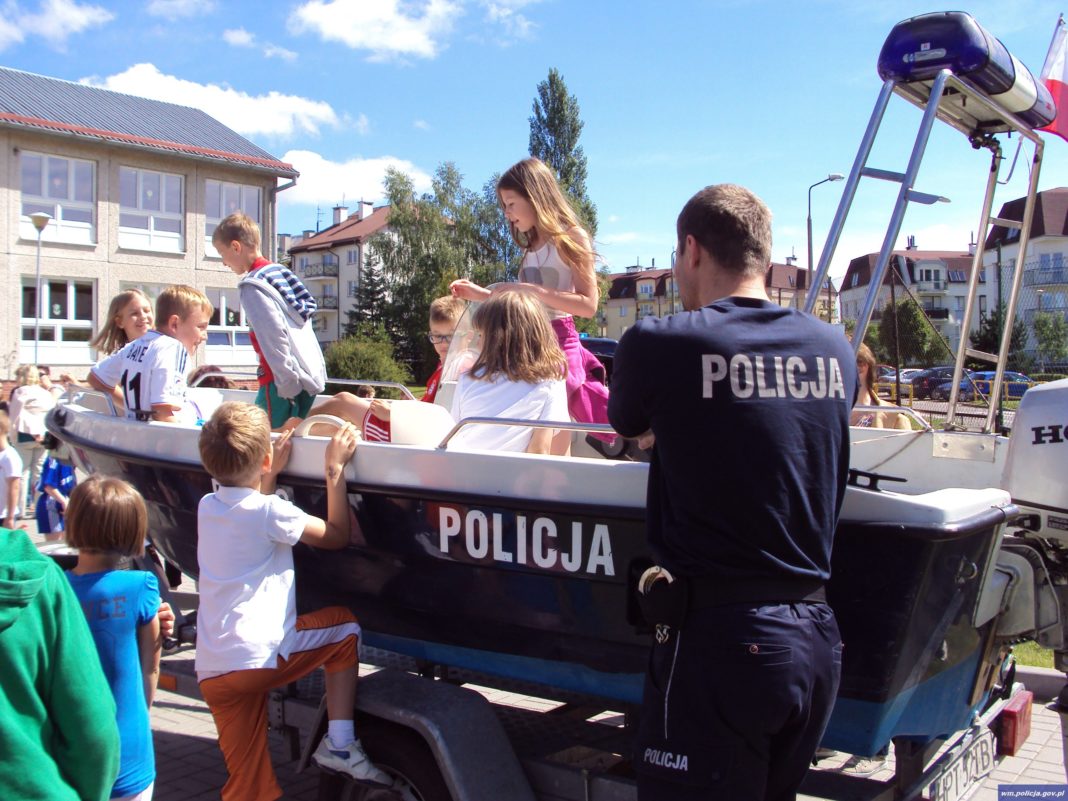 policja dzieci scaled