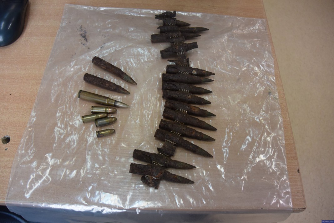 „Wybuchowa” interwencja – w domu trzymał granat i amunicję