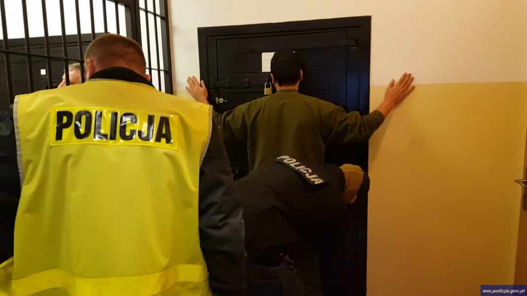 Trzydzieści osób zatrzymanych w związki z zamieszkami w Ełku