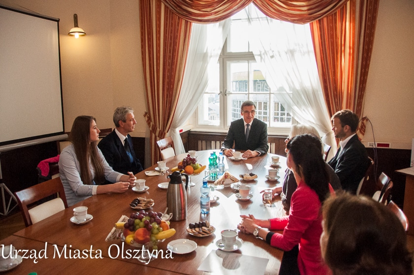Spotkanie w ratuszu z udziałem złotej medalistki i przedstawicieli miasta.