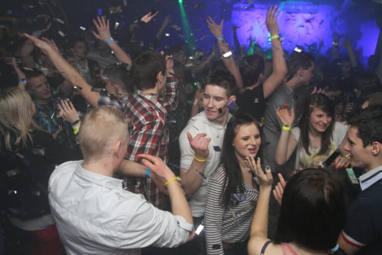 Przy czym najlepiej bawić się na Sylwestra?