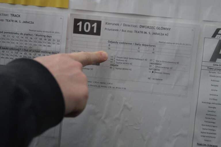 Zmiana czasu na letni &ndash; sprawdź kursy autobus&oacute;w