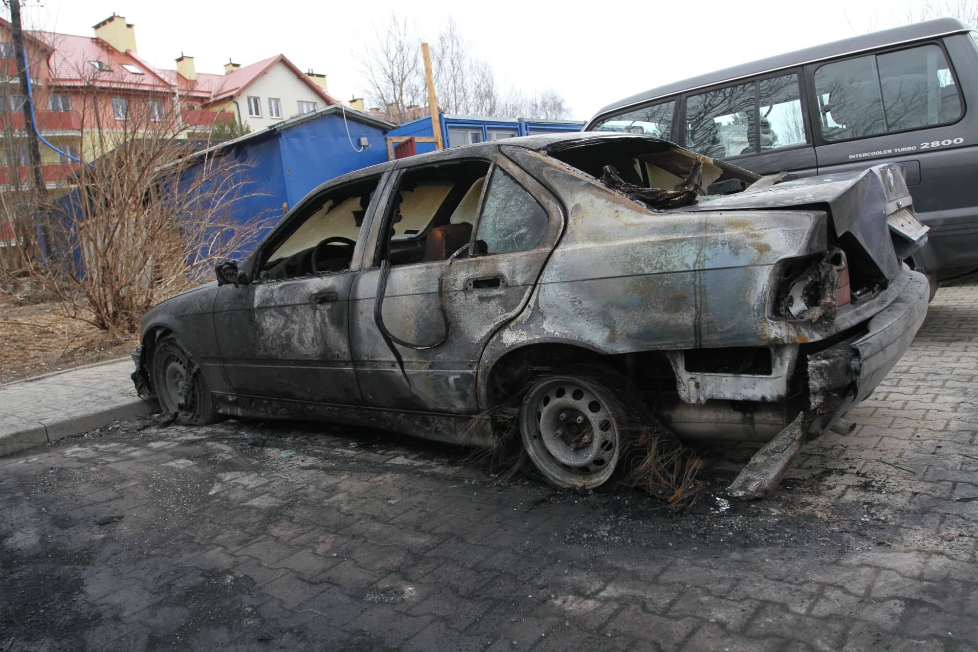 Dwa samochody spłonęły na Jarotach [GALERIA] Jaroty Galerie, Olsztyn
