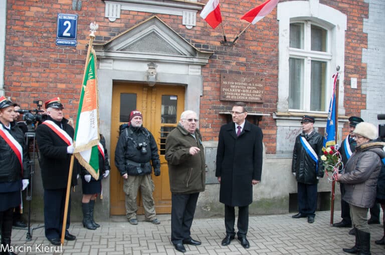 Oni zrobili to jako pierwsi w Olsztynie. Do dziś oddaje się im hołd