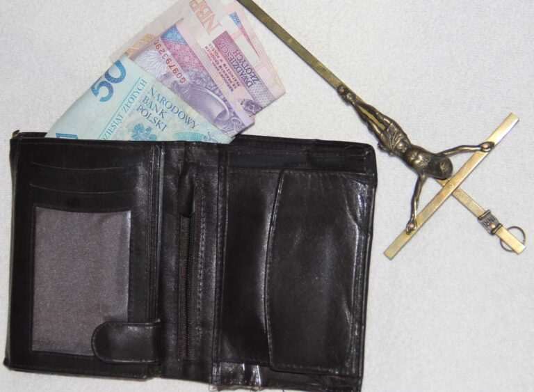 Chciał okraść księdza, gdy ten odprawiał mszę