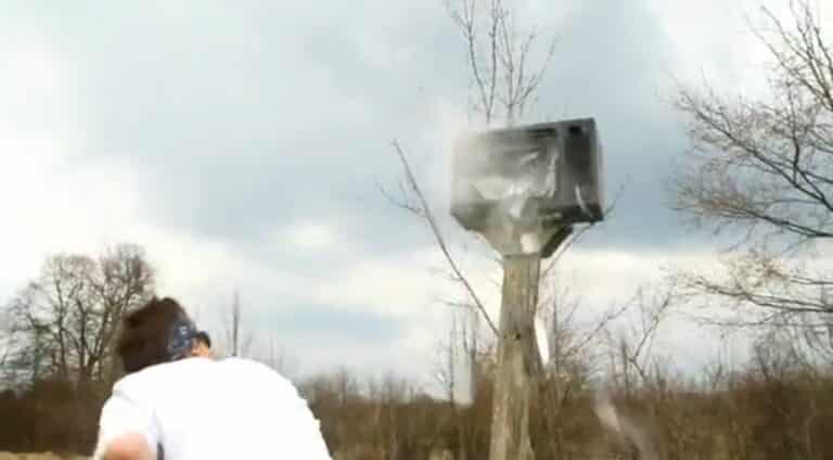 Mistrzostwa w Rzucie Młotkiem do Telewizora [WIDEO]