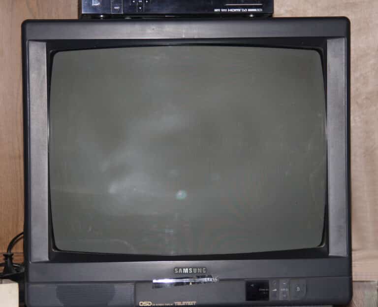 Podrabiali zaświadczenia o zatrudnieniu i wyłudzali sprzęt RTV i AGD