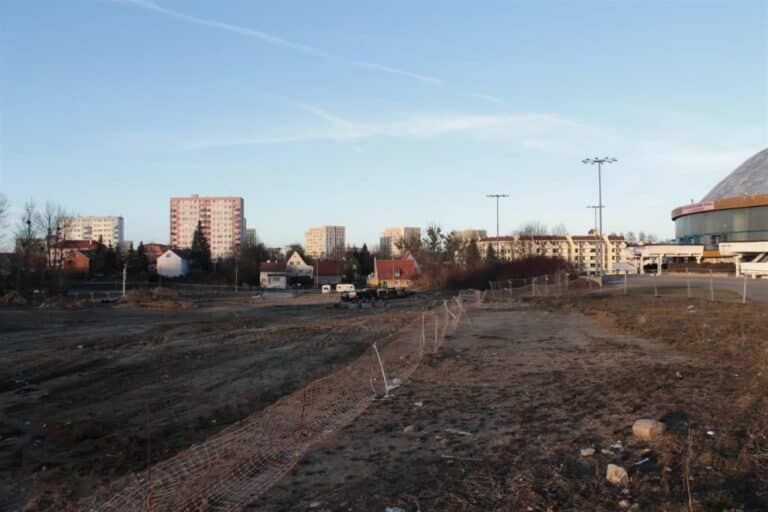 Siedem firm i konsorcj&oacute;w chce budować Obiegową i torowisko