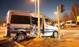 Policjanci jechali na poszukiwania dziewczynki. Zderzyli się z mercedesem [WIDEO][GALERIA]