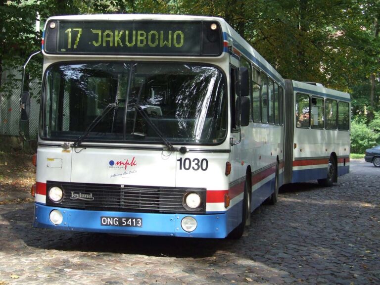 Internauta demaskuje MPK i nagrywa film, pokazujący "czystość" siedzeń w autobusach
