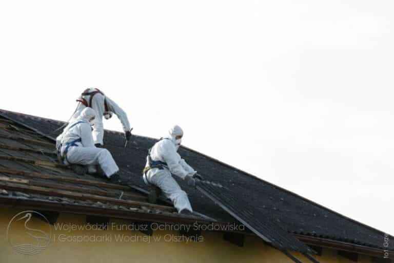 Z dach&oacute;w na Warmii i Mazurach zniknie 3,4 tys. ton azbestu.