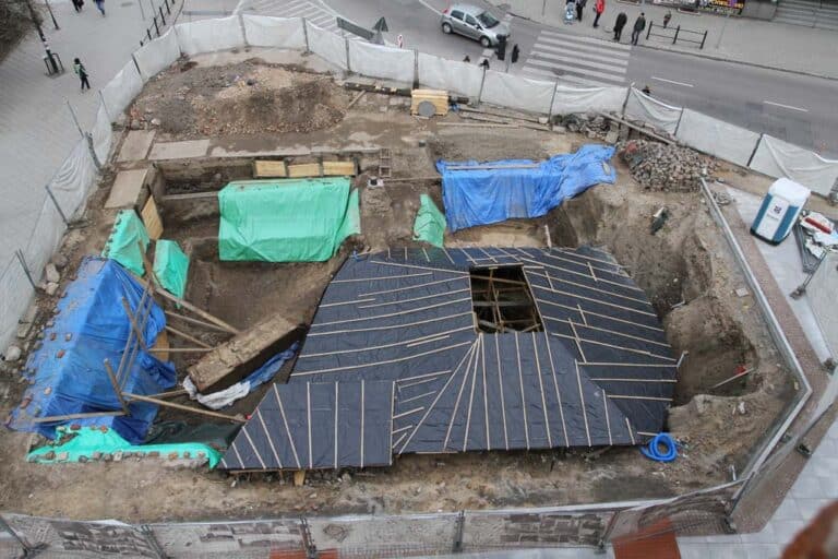 Pod Wysoką Bramą odkryto drugi filar mostu