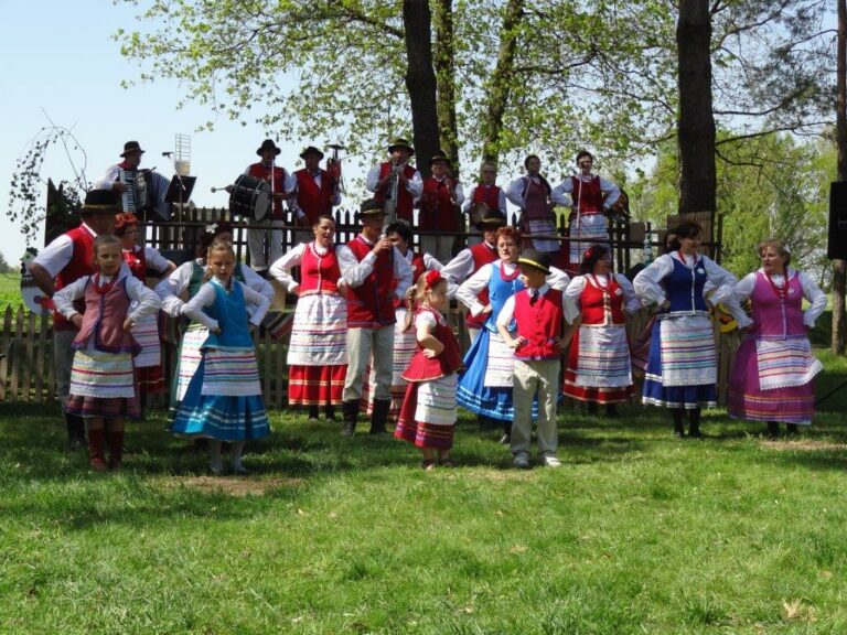 Maj&oacute;wka w skansenie!