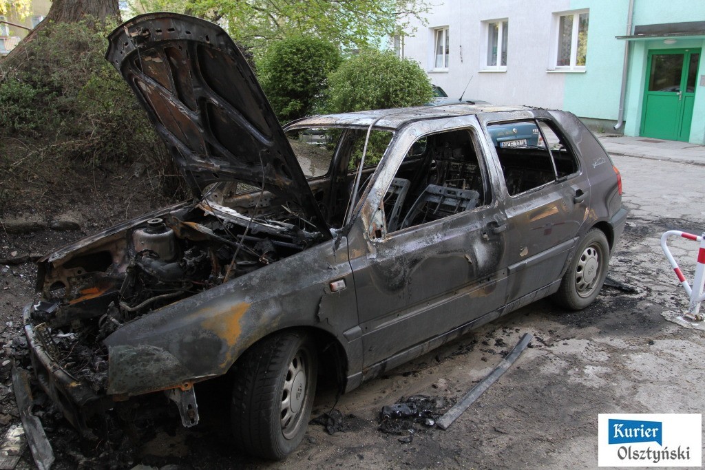 SPALONY SAMOCHOD KOPERNIKA 10A