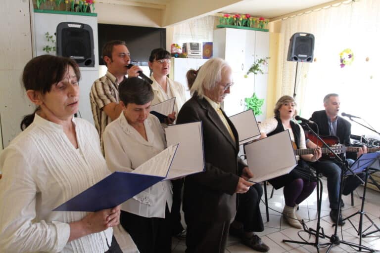 Spotkanie wielkanocne w schronisku dla bezdomnych