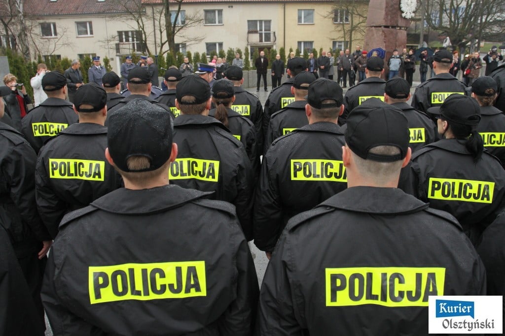 ZAPRZYSIEZENIE POLICJA