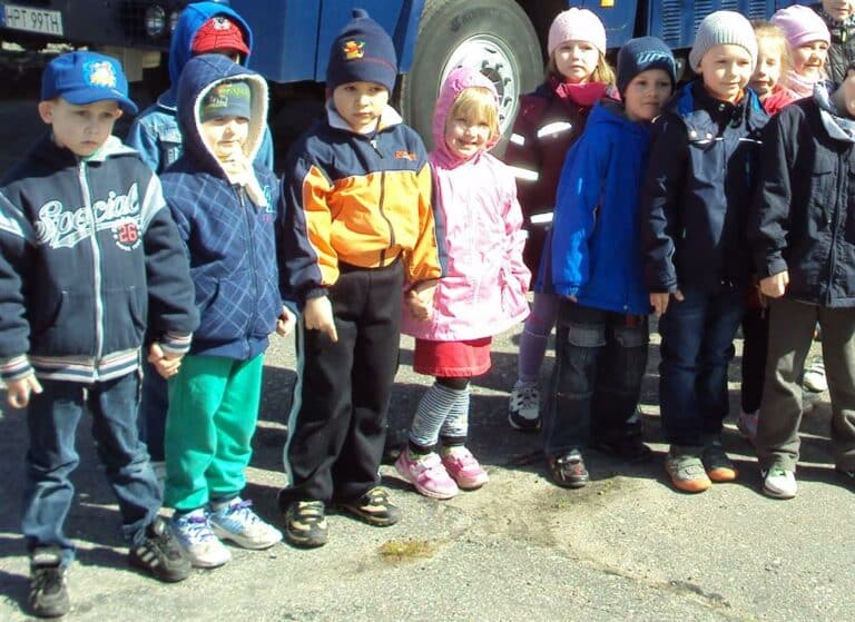 140 tysięcy złotych dla Romów i 3,7 mln na zakup podręczników