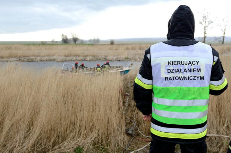 Cztery osoby zginęły. Maszt jachtu zahaczył o linię wysokiego napięcia