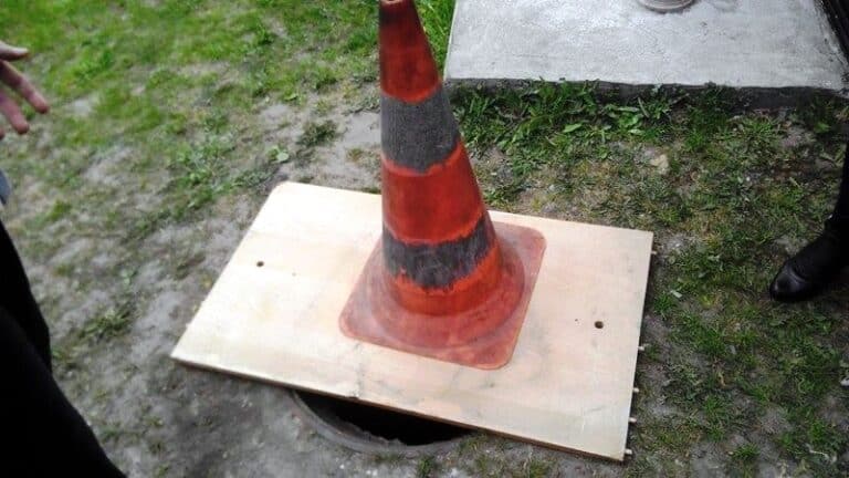 Dziecko wpadło do głębokiej na trzy metry studni!