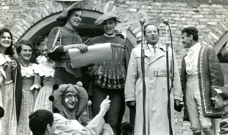 1962