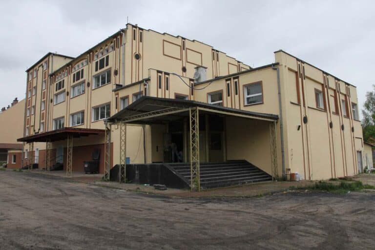 Odwołany koncert. Przełożone otwarcie. Co tak naprawdę dzieje się z Klubem Fabrik?