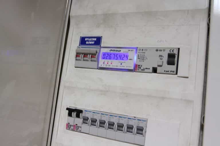 Mieszkanka Zatorza kradła prąd . Grozi jej 5 lat