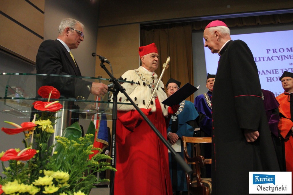 NADANIE TYTULU DOKTOA HONORIS CAUSA ABP EDMUNDOWI PISZCZOWI