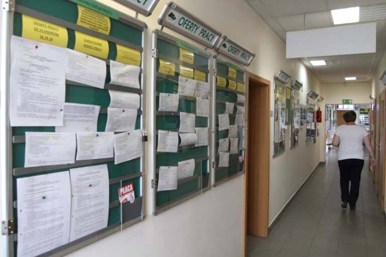 Rośnie liczba cudzoziemców, którzy legalnie mieszkają i pracują w Polsce