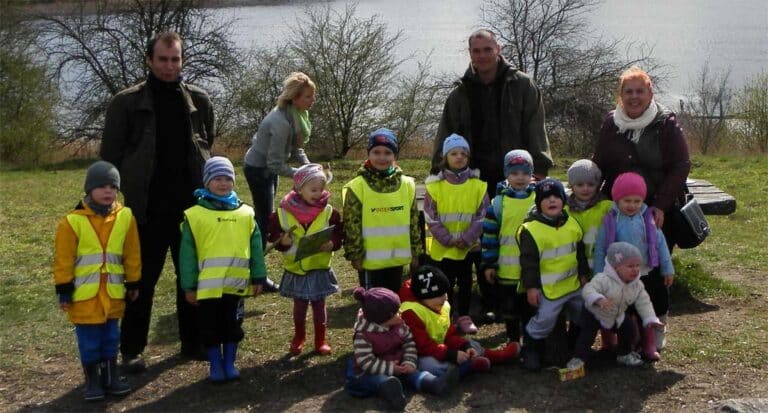 Dzieciaki wspierają swoich r&oacute;wieśnik&oacute;w w Afryce