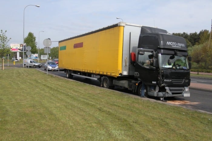 Wypadek na Dajtkach. Ciężarówka wjechała w opla prawo jazdy Olsztyn, Szczytno, Wiadomości