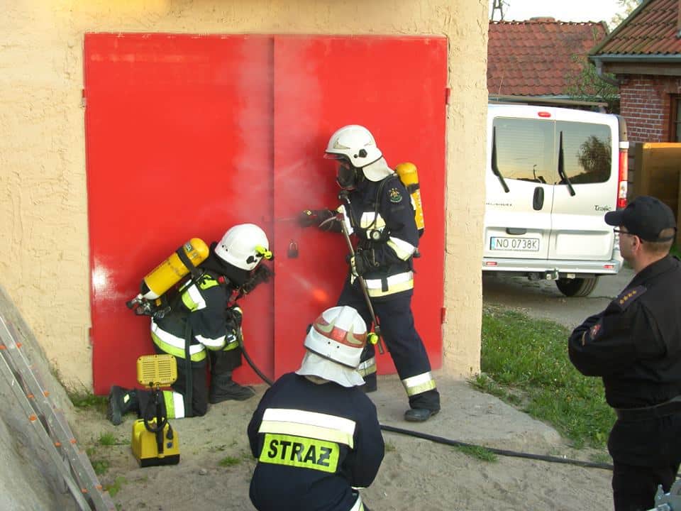 Na ratunek mężczyźnie uwięzionemu w płonącym budynku pożar Olsztyn, Wiadomości
