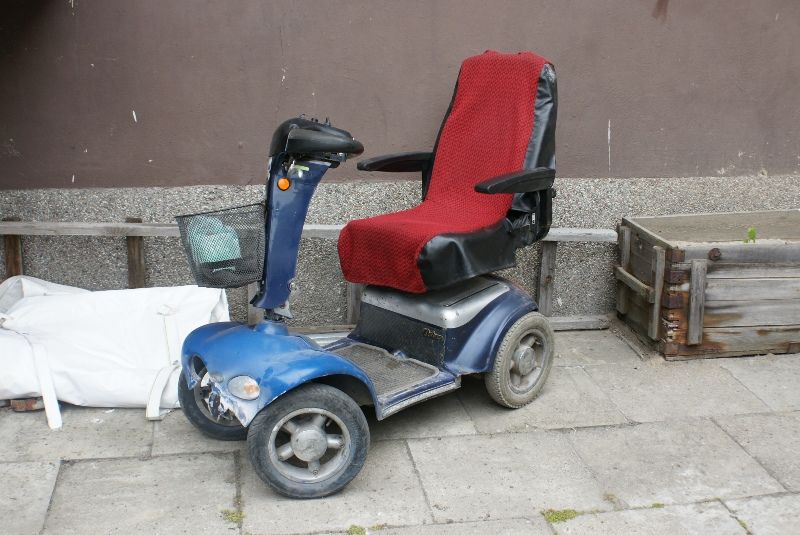 Pijany ukradł wózek inwalidzki i jeżdził nim po mieście kradzież Elbląg, Olsztyn, Wiadomości