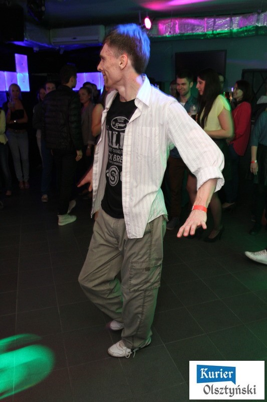 AES_2495