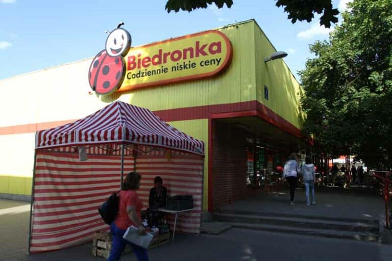 Wiemy, w kt&oacute;rej Biedronce w Olsztynie zapłacisz kartą