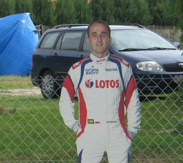 Fan ukradł plastikową figurę Roberta Kubicy