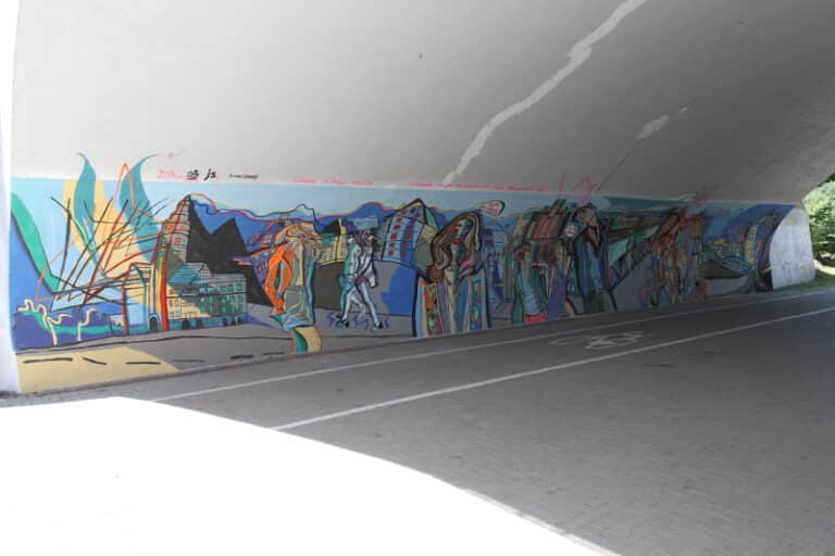 Mural przy Dworcu Zachodnim jest już gotowy. Zobacz zdjęcia