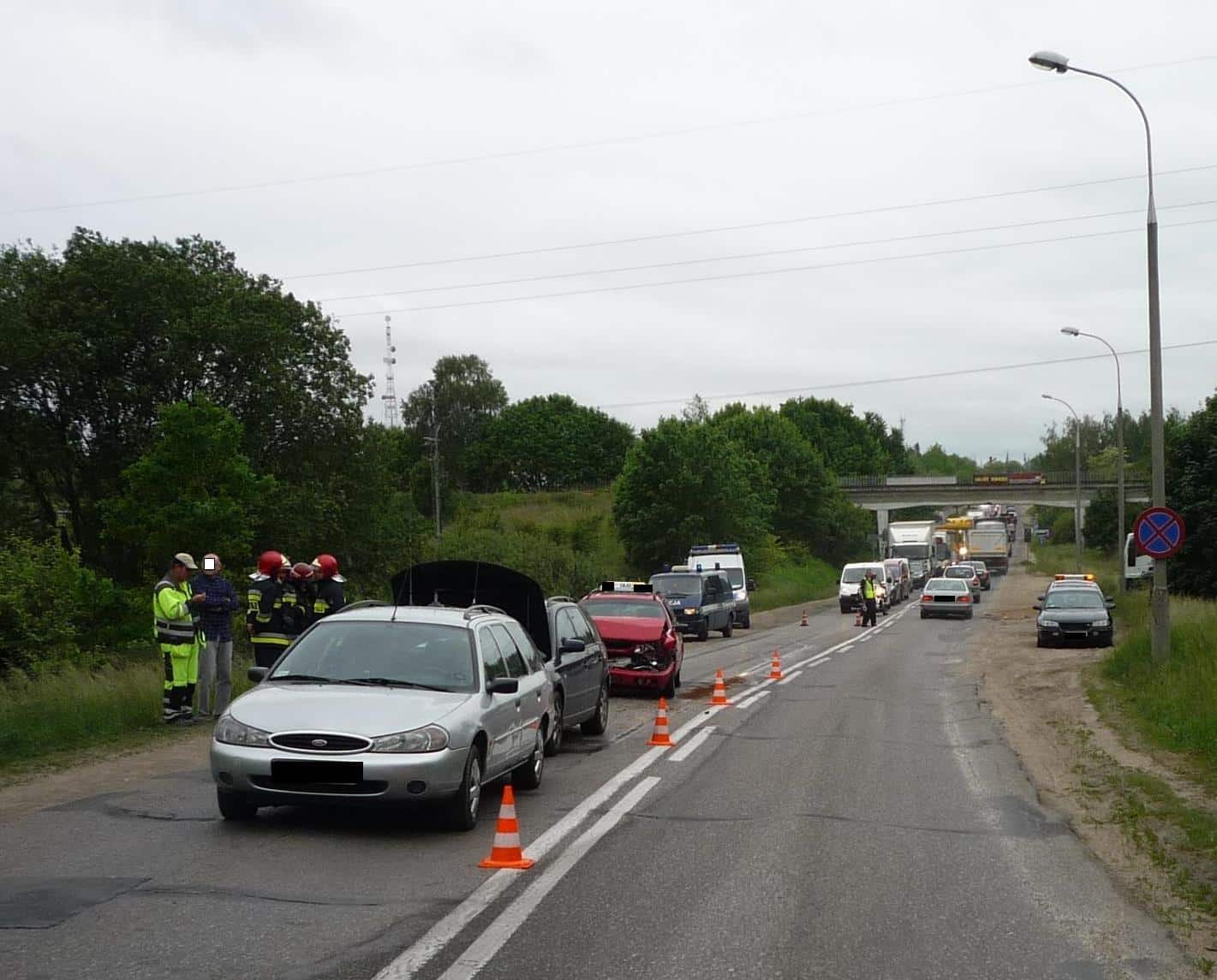 Pijany taksówkarz rozbił trzy auta wypadek Mrągowo, Olsztyn, Wiadomości