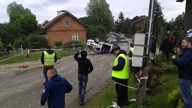 Zobacz groźnie wyglądające dachowanie podczas 17. Rajdu Warmińskiego