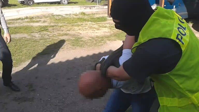 Po awanturze, kopnięciu w głowę i upadku zmarł 42-latek