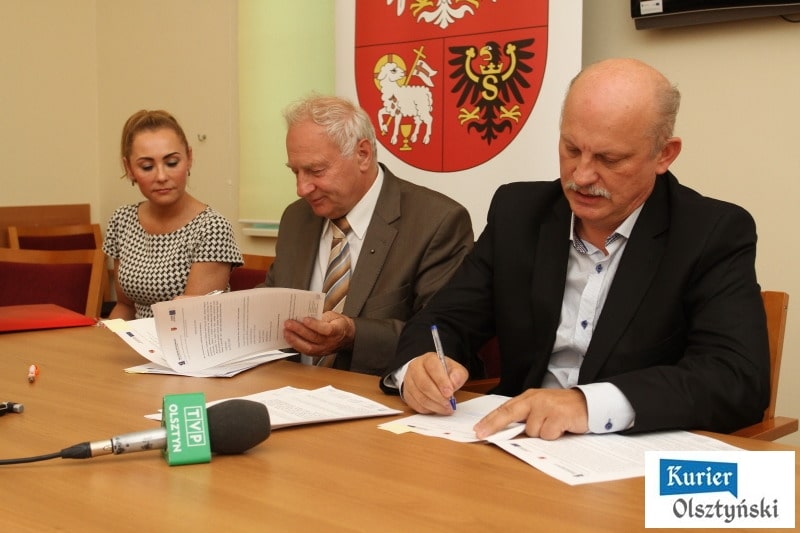 PODPISANIE UMOWY URZAD MARSZALKOWSKI LOTNISKO