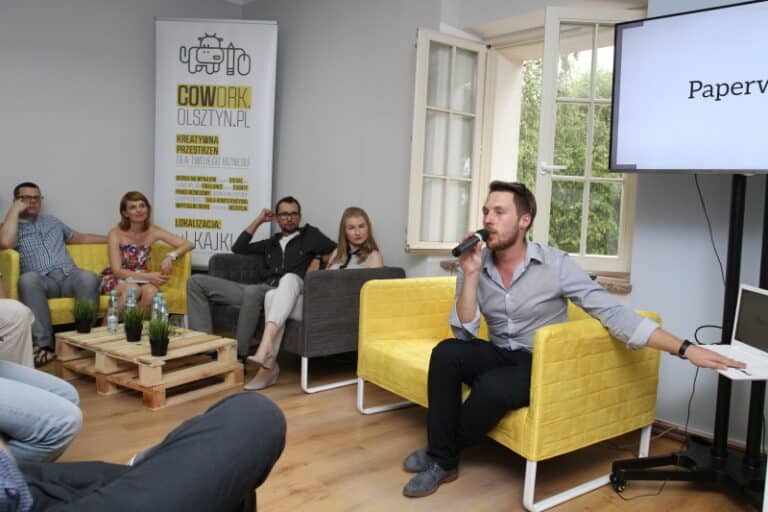 Biurka do wynajęcia i pokaz możliwości drukarki 3D