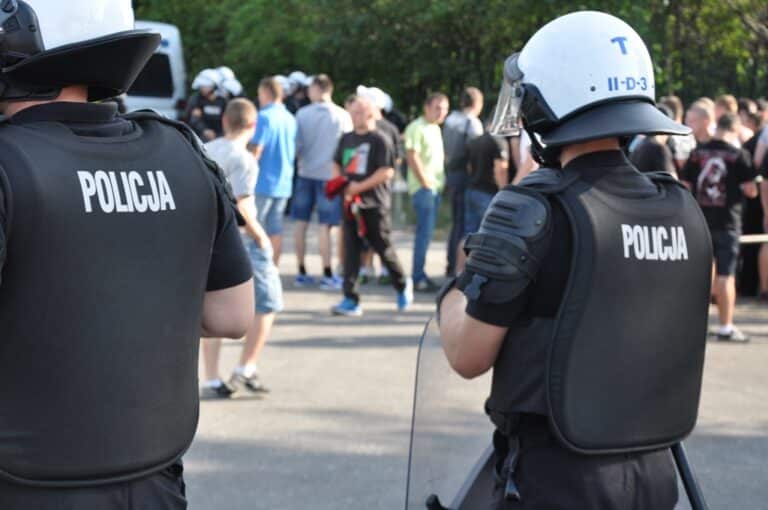 Policja: bezpiecznie podczas meczu Stomilu
