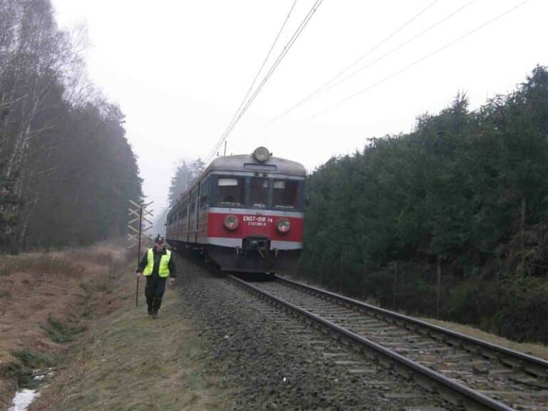 O mały włos nie doszło do tragedii. Pociągi w Gutkowie jechały na czołowe zderzenie