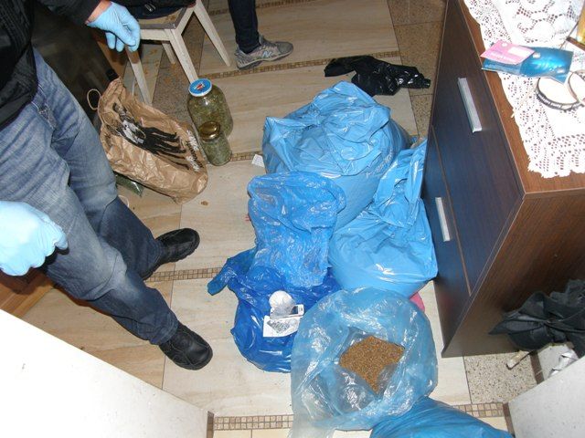 Uderzenie w narkobiznes. Policjanci zabezpieczyli ponad 3,5 kilograma narkotyków narkotyki Olsztyn, Ostróda, Wiadomości