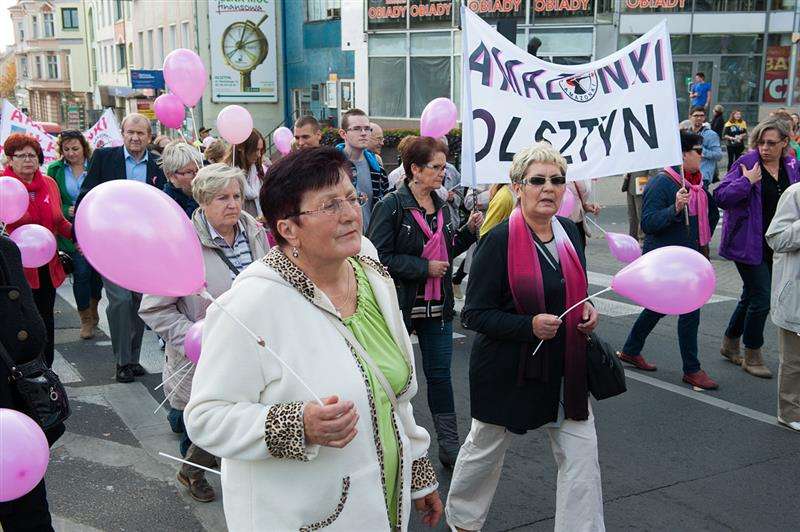 „Kochamy Cię Życie”. Marsz Amazonek w Olsztynie Piotr Grzymowicz Pisz, Wiadomości, zShowcase