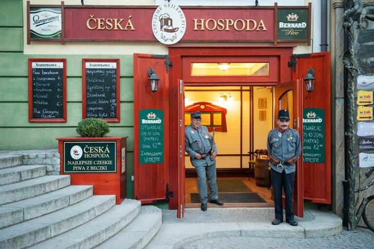 Piwo w klimacie Szwejka. Česká Hospoda zaprasza