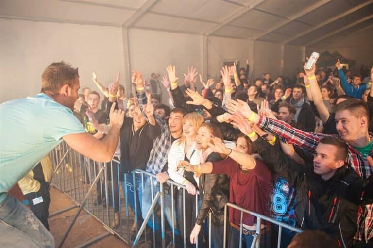 Kortowo w dźwiękach electro. Otrzęsiny UWM-u