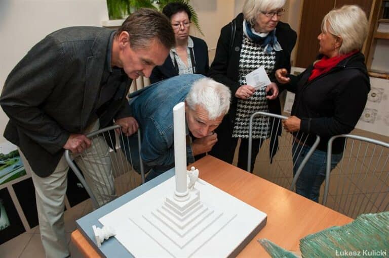 Wybrano projekt pomnika smoleńskiego, który stanie przy Dworcu Zachodnim