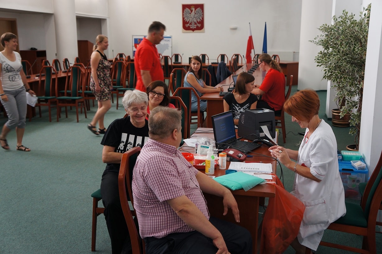 W Starostwie Powiatowym będą oddawać krew dla chorej koleżanki powiat olsztyński Olsztyn, Wiadomości