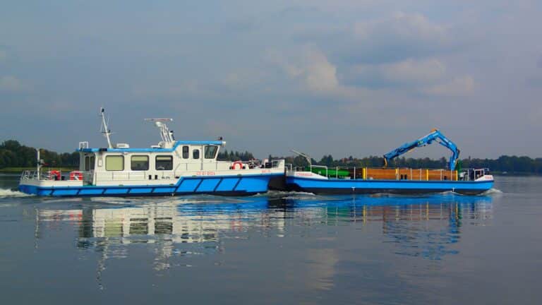 Specjalistyczne zestawy pływające na wodach naszego regionu